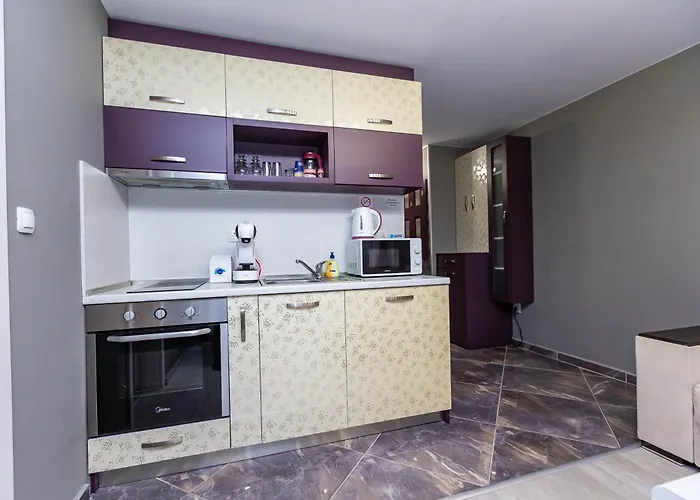 елеганс * Sandanski